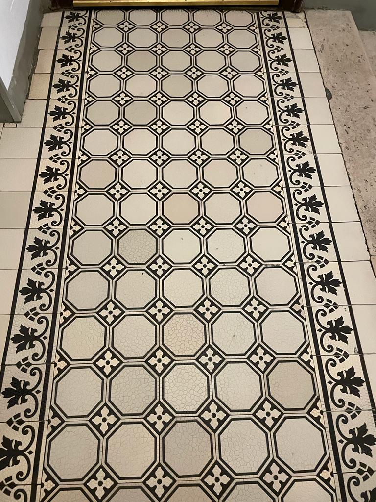 Professionelle Fliesenreinigung - nach der Reinigung