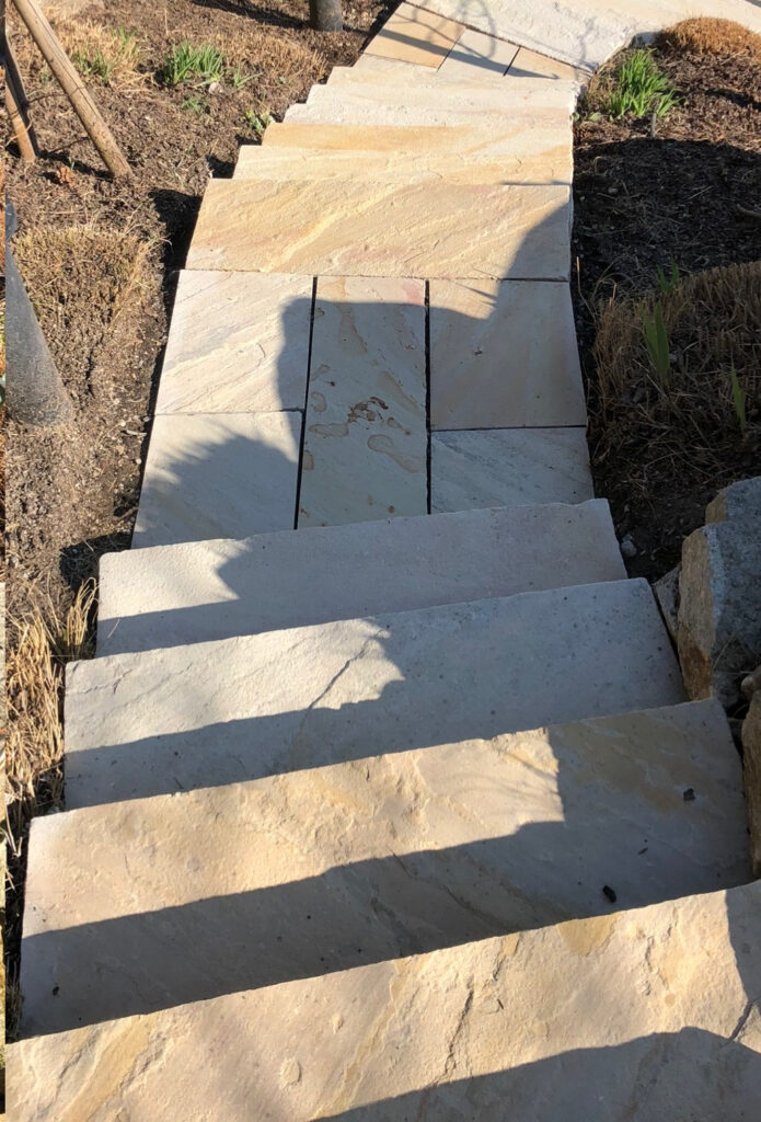 Gartenweg reinigen lassen - nachher